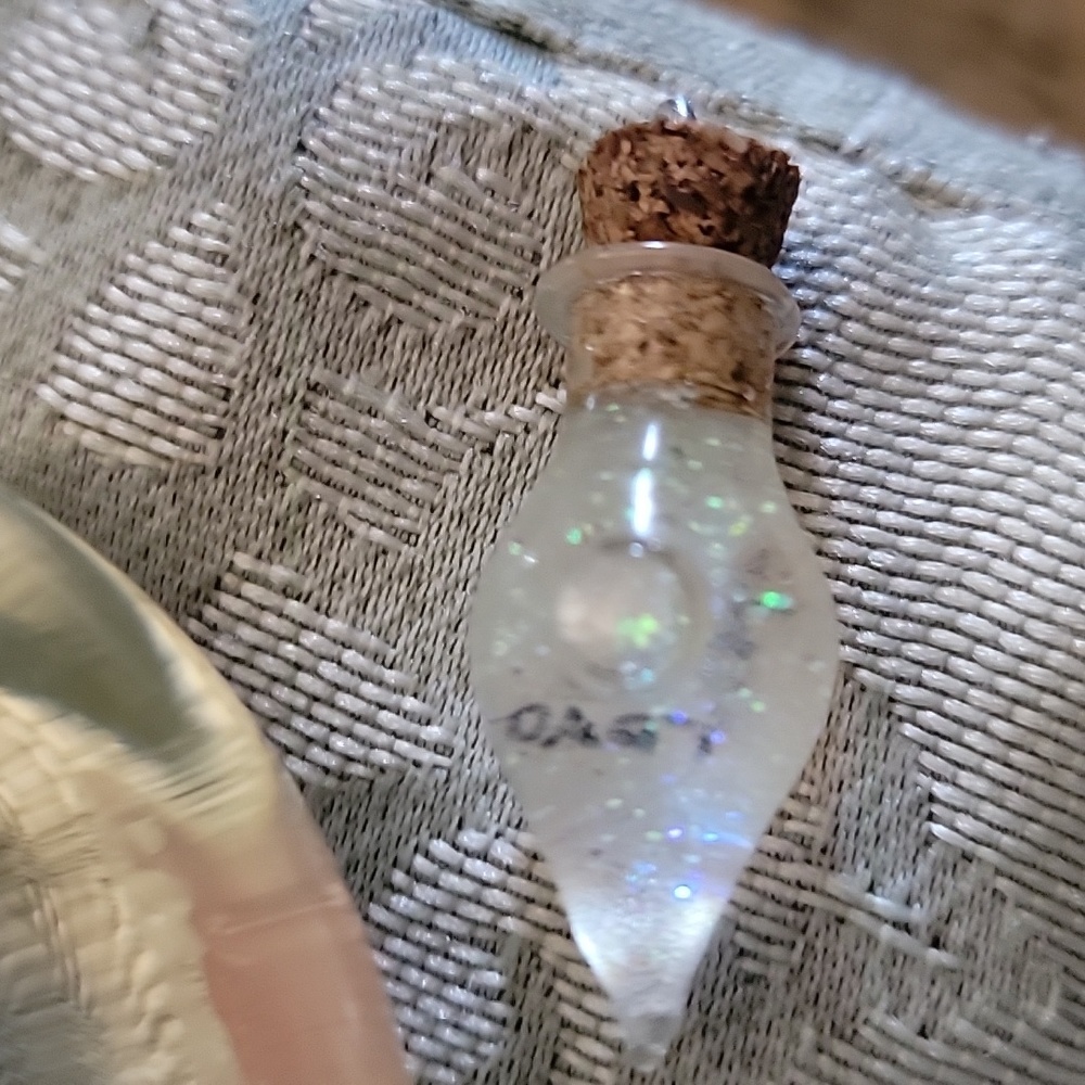 Teardrop glitter/rice pendant/dowsing